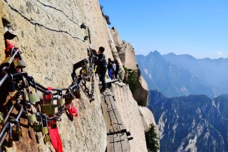 微博订阅:2024澳门今晚开什么号码-华山玻璃栈道在哪个峰
