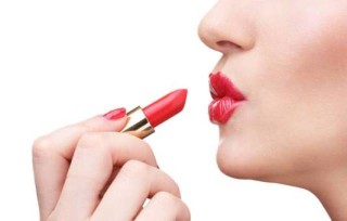 抖音视频:王中王一肖一特一中开奖时间-送女生口红哪个颜色好