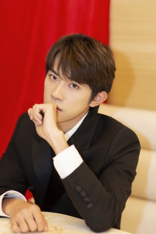 抖音视频:2024澳门资料大全免费图片-贾乃亮 mike 哪个帅