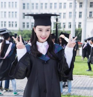 腾讯：澳门一肖一码一必开一肖-李小璐晒甜馨毕业照