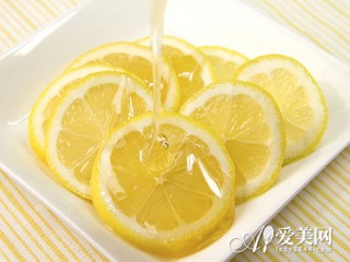 搜狐订阅：澳门王中王100%期期中-柠檬泡蜂蜜有什么功效