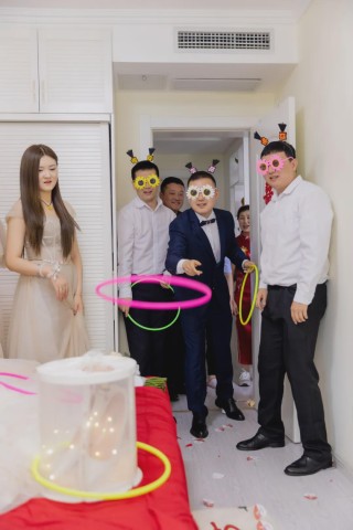 网易:澳门2024正版资料王中王-结婚新郎向长嫂下跪