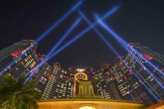 抖音视频:澳门今天开奖结果出来-川美毕业展巨型雕塑