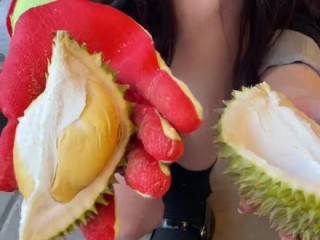 抖音视频:新奥六开彩资料2024-女人吃榴莲有什么好处