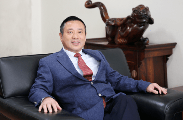 搜狐:2024新澳门正版免费资木车-黄仁勋再套现2.26亿